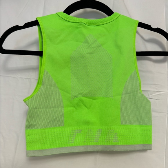 Aritzia Neon Green Athletic Work Out Top - Picture 3 of 3